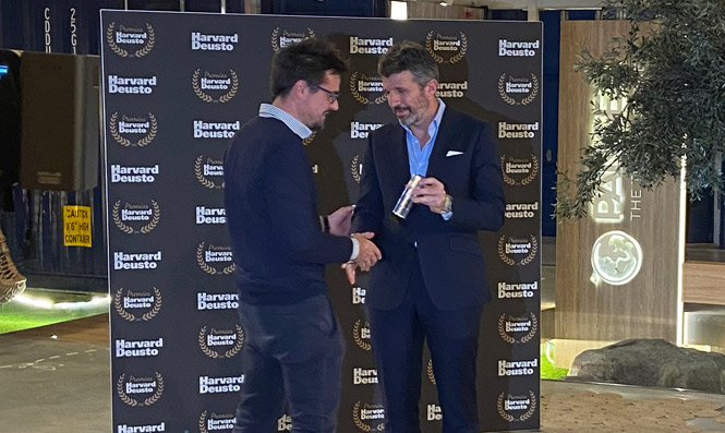 entrega-premio-harvard-deusto-daniel-lopez